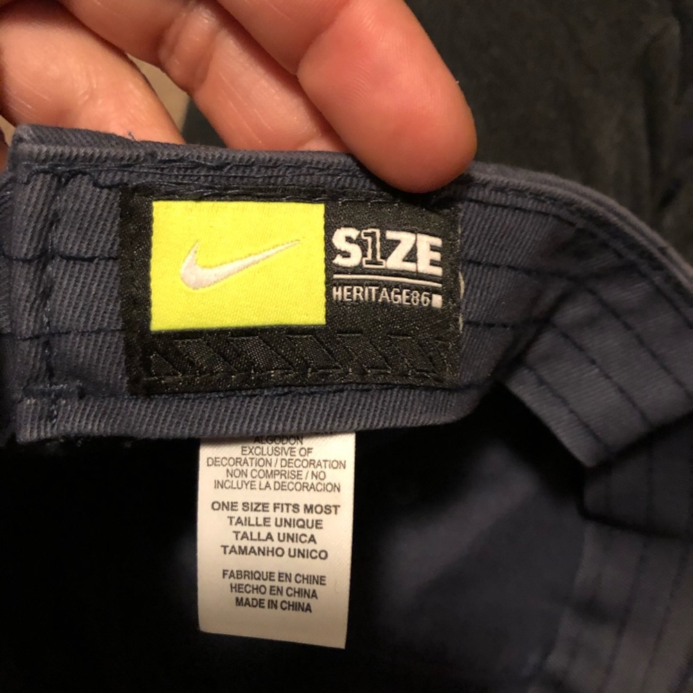 Nike Hat - Picture 4 of 4